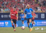 开云体育下载-足球赛场领头羊崭露头角，领先之势稳坐榜首的简单介绍