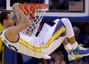 开云体育在线-皮克爆发！荷兰生死战力克尼日利亚，绝境中的橙色火焰