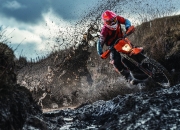 开云体育-疆场破阵，欧陆称王，当新疆铁骑击溃马刺，贝恩在德甲之巅接管比赛