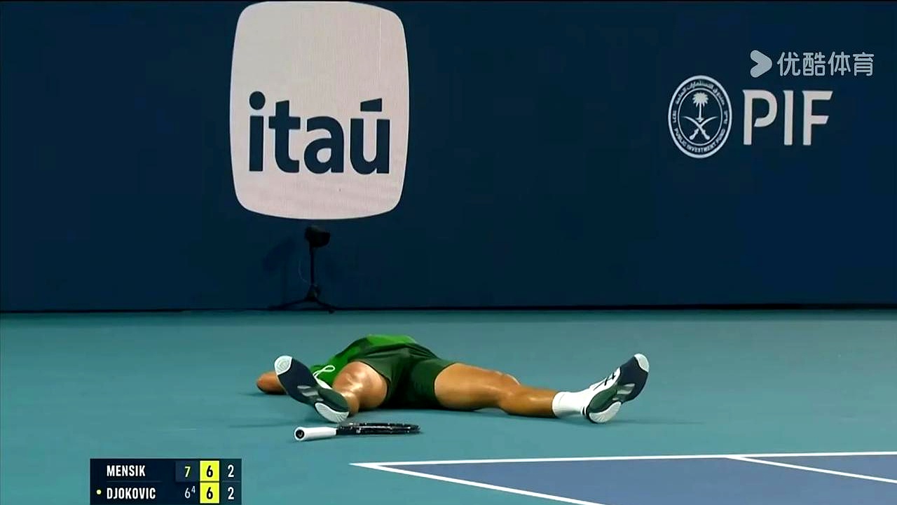 世界网球队碾压意大利网球队,费德勒完成帽子戏法的简单介绍 世界网球队碾压意大利网球队,费德勒完成帽子戏法的简单介绍