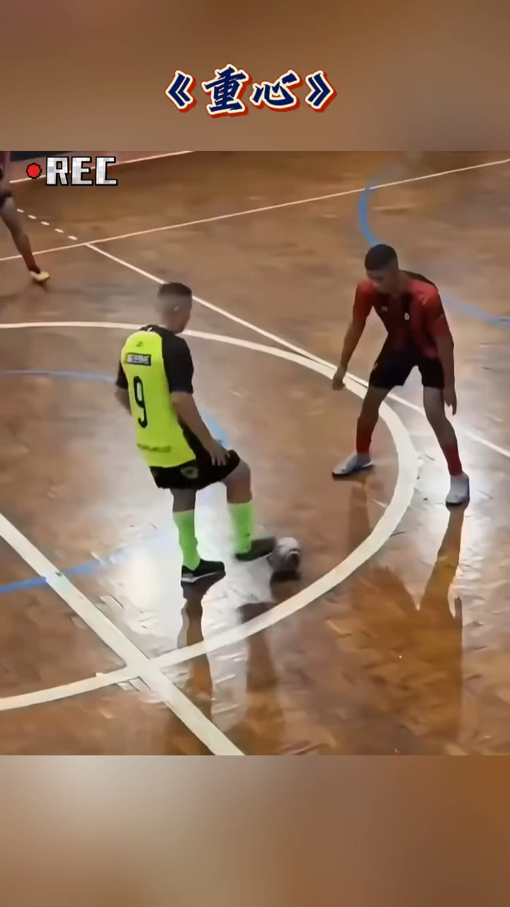 精彩足球赛事中的不可思议一幕,让人触目惊心 精彩足球赛事中的不可思议一幕,让人触目惊心