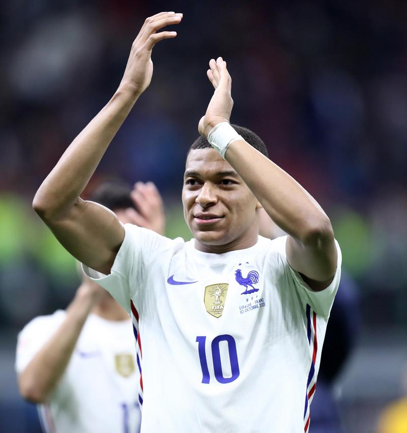 曼茨丹西亚诺抢下制胜球，助球队逆转胜利的简单介绍