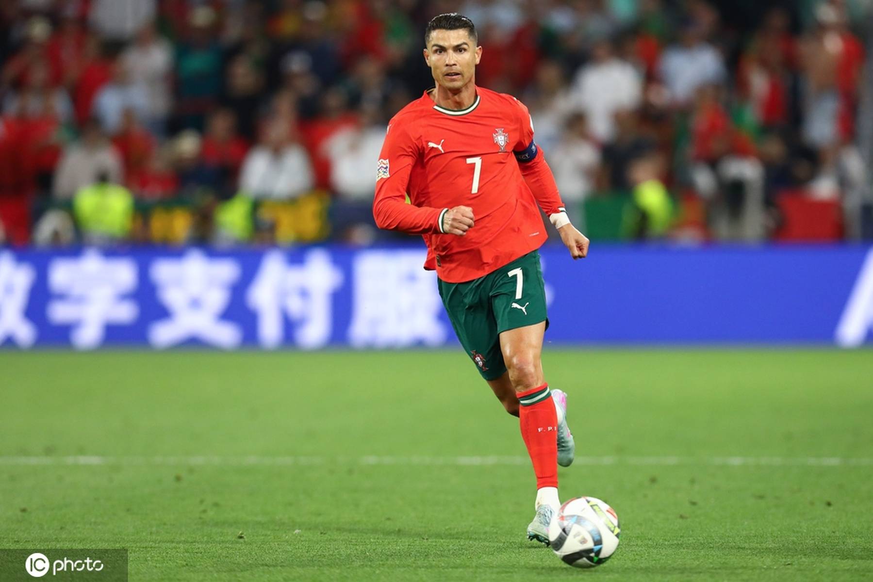 关于葡萄牙球星C罗又刷新纪录,带领球队晋级决赛的信息 关于葡萄牙球星C罗又刷新纪录,带领球队晋级决赛的信息