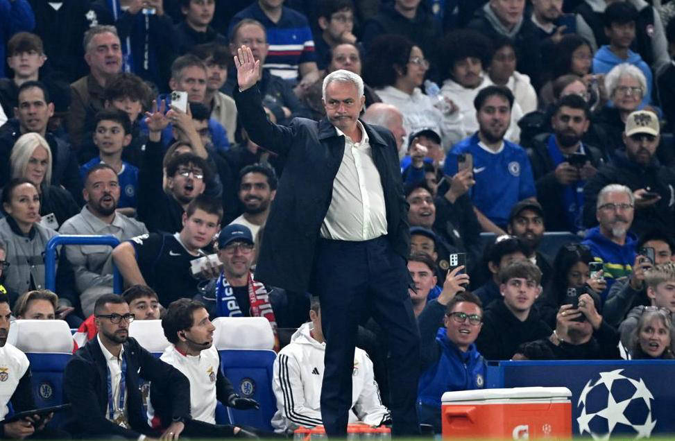 切尔西客场取胜,继续紧追领头羊的简单介绍 切尔西客场取胜,继续紧追领头羊的简单介绍