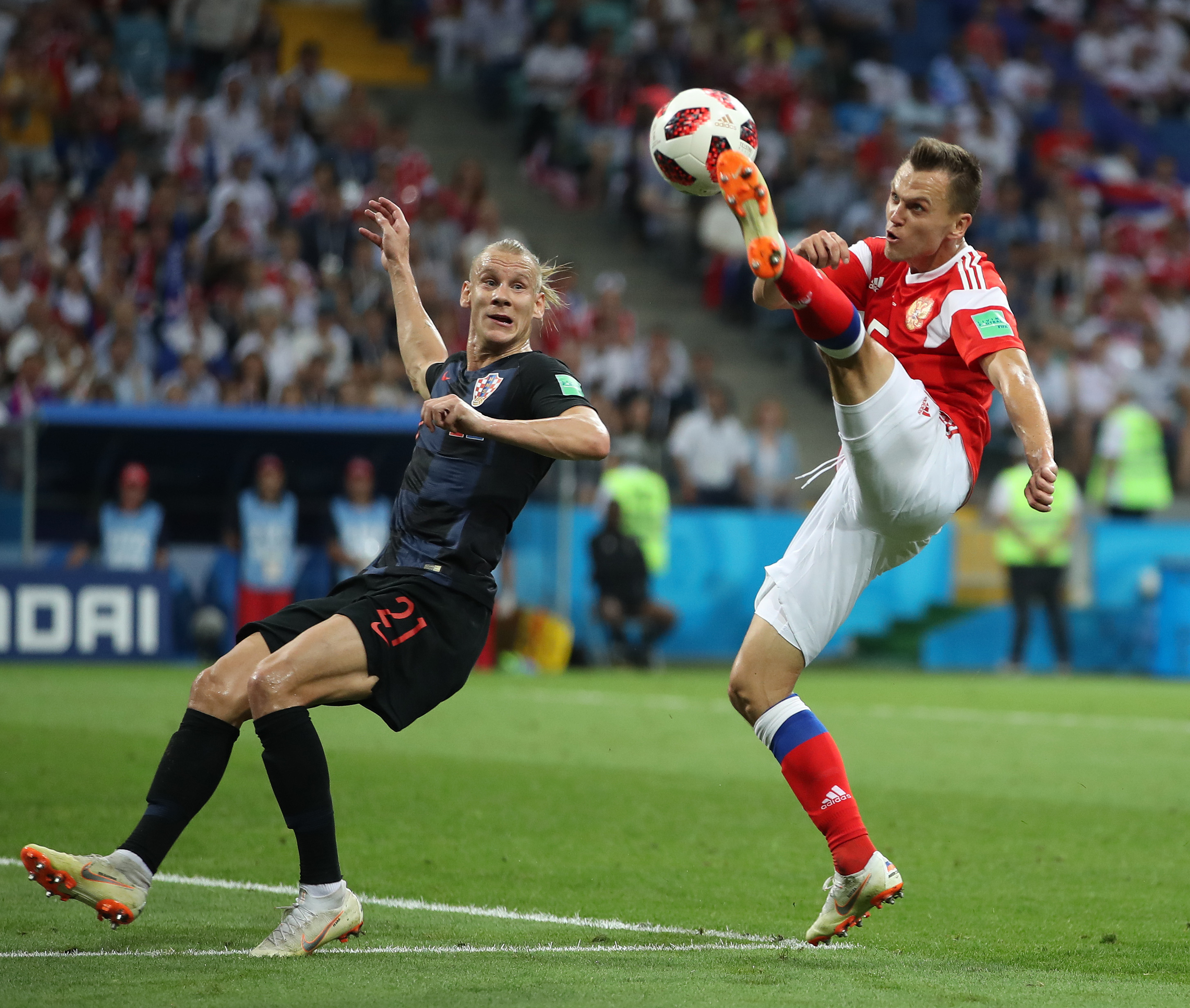 克罗地亚球员在欧洲比赛中展现技艺