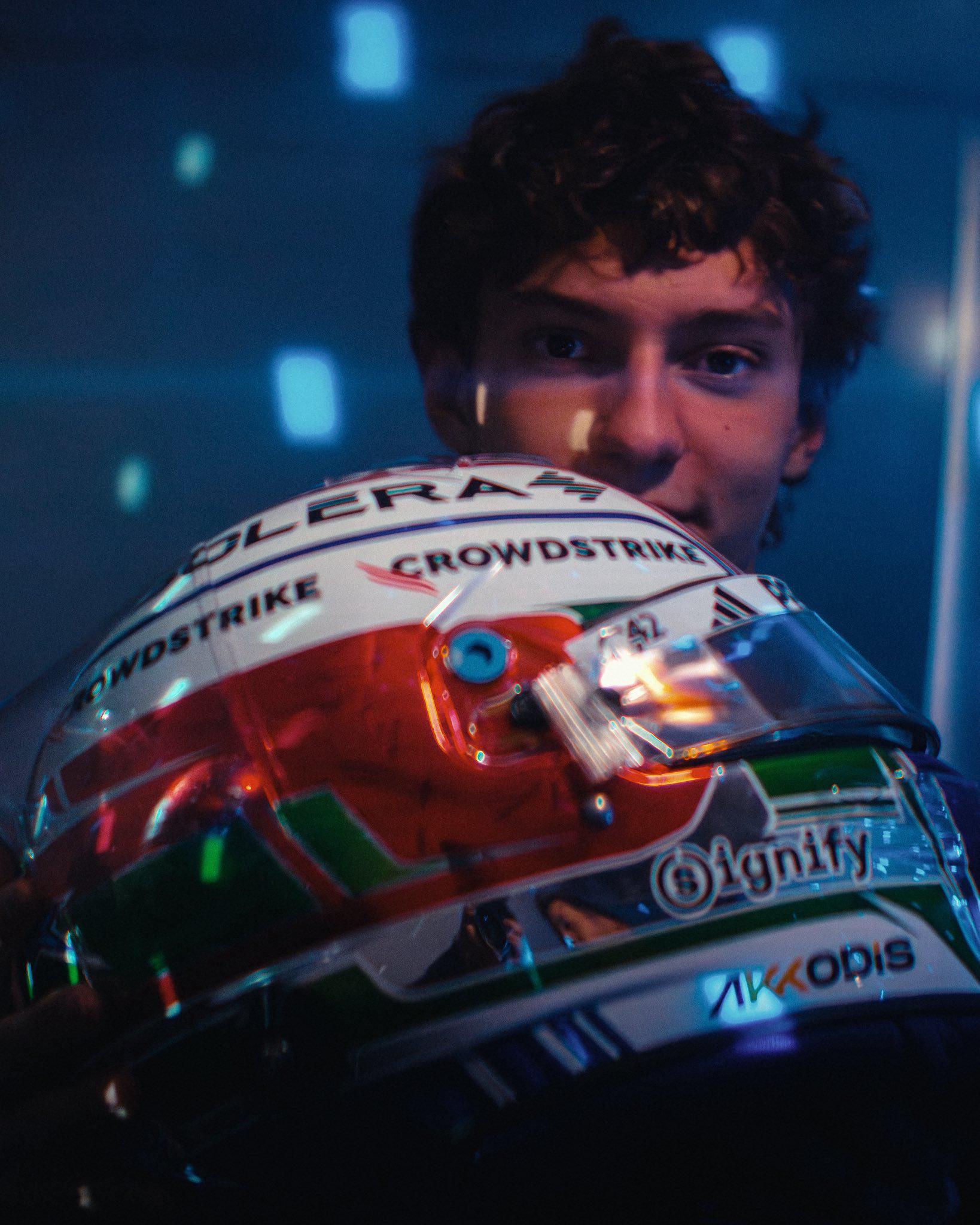 梅赛德斯鏖战哈斯车队，拉塞尔高光表现的简单介绍