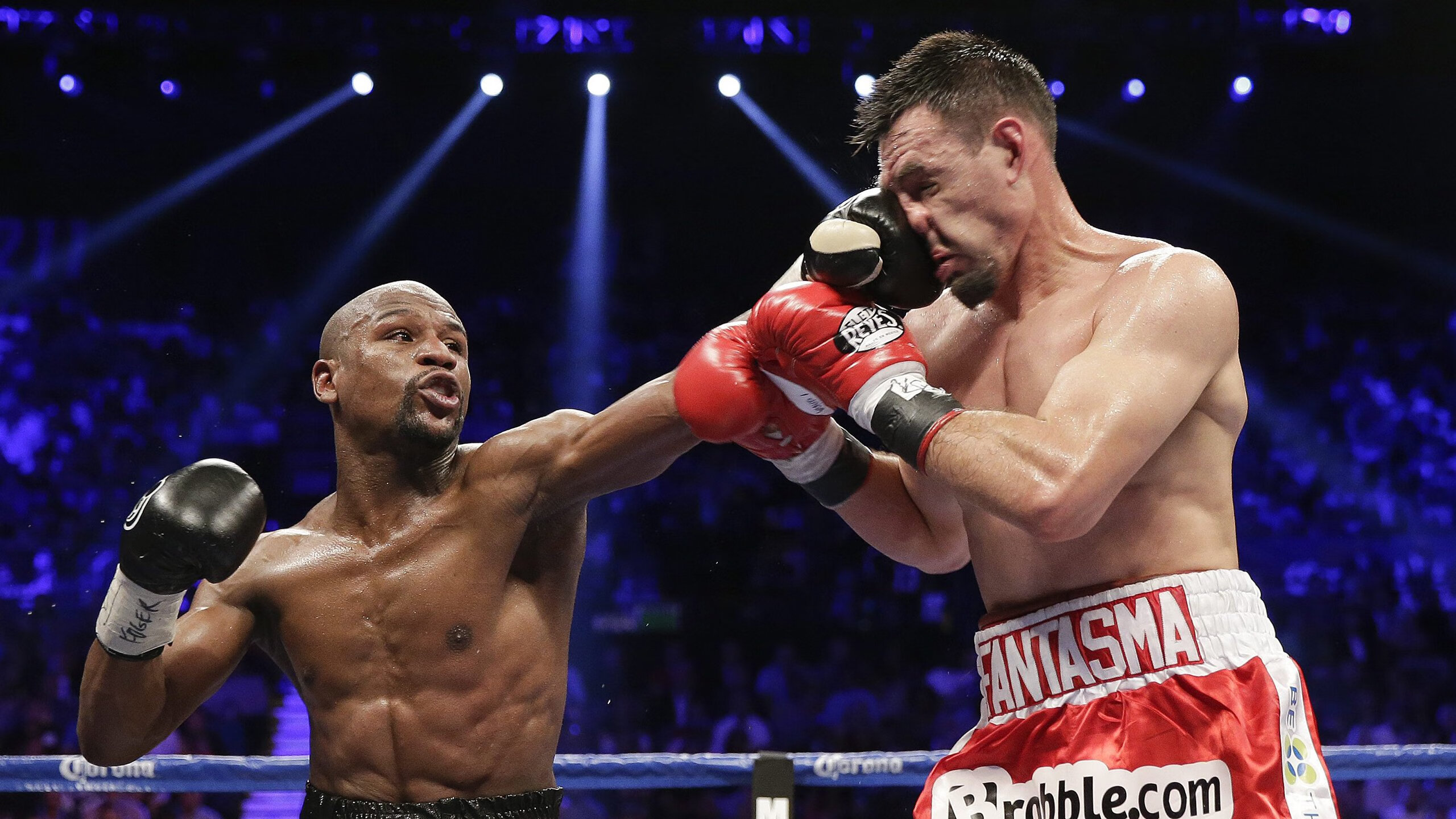 凯尔特人巅峰对决黄蜂，德罗赞关键战不手软，书写传奇之夜