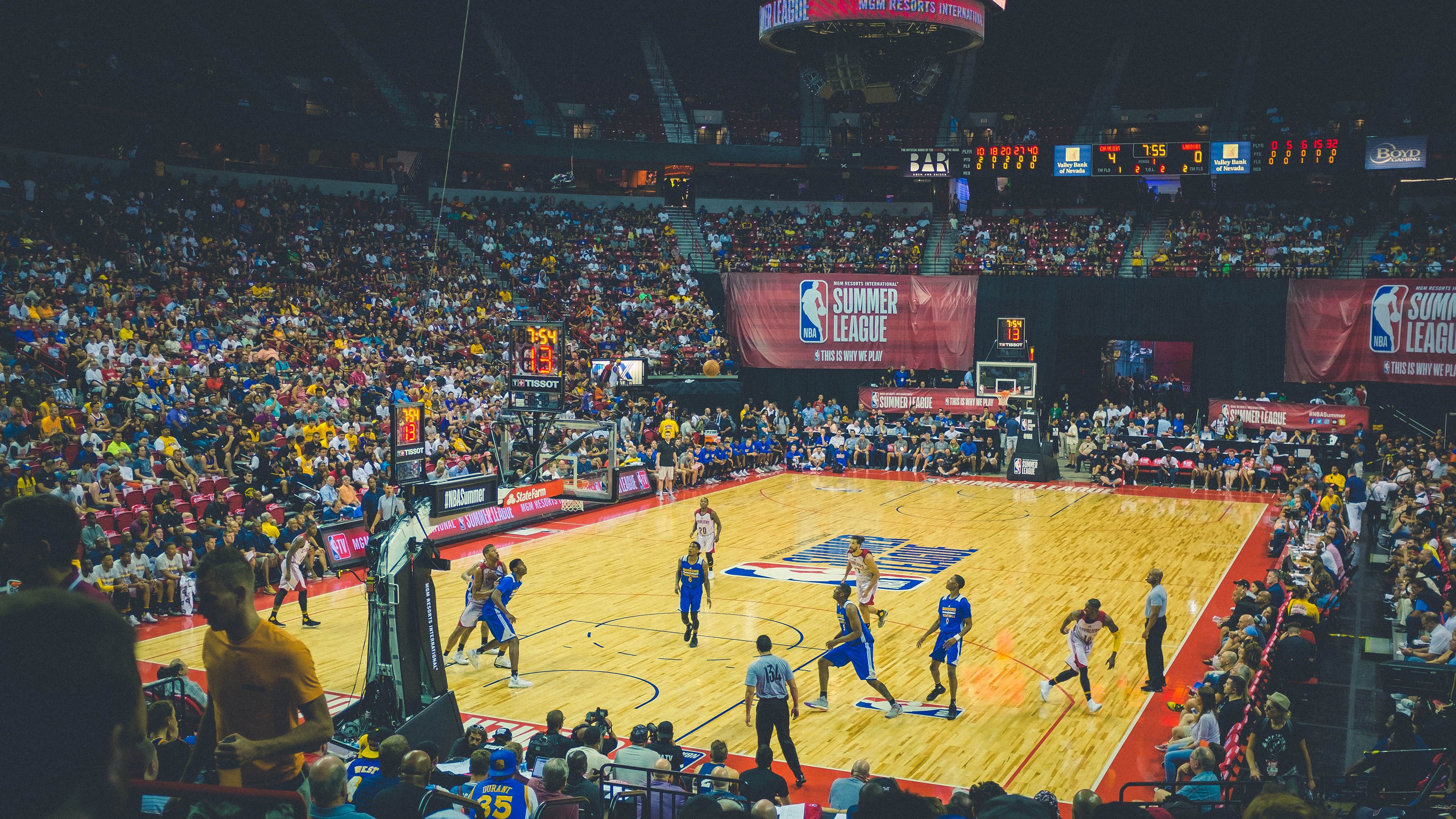 英格拉姆爆发,广厦队一波带走森林狼,战术与意志的双重胜利