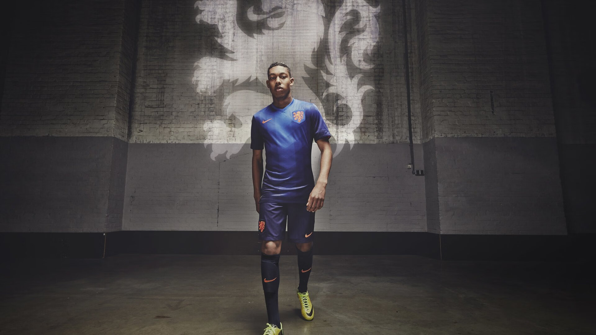 巴斯托尼爆发引领国米蜕变,智利式硬仗哲学如何启示攻克巴萨难题