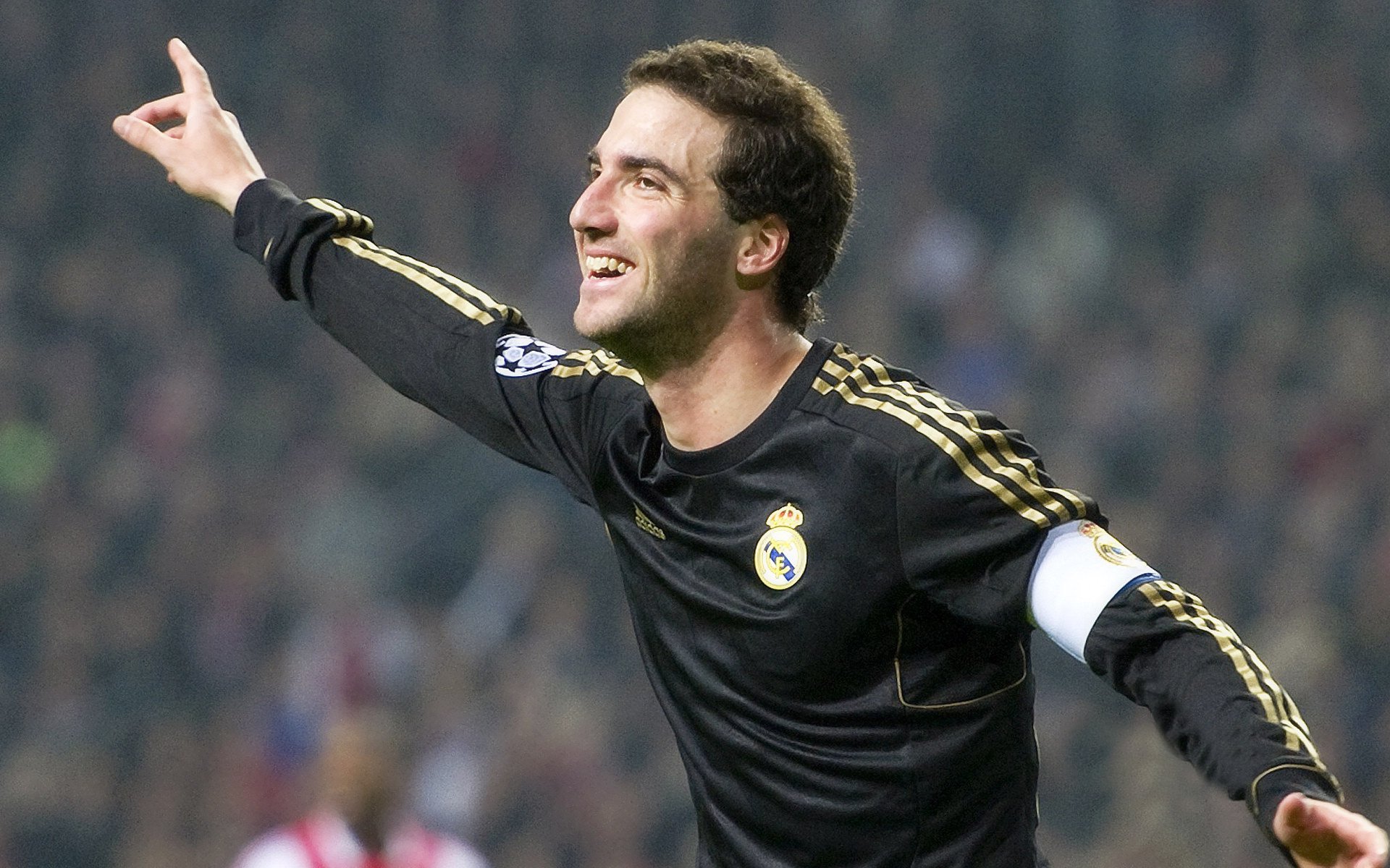 梁靖崑的怒吼与欧洲杯的奇迹，当乒乓球精神点燃绿茵场